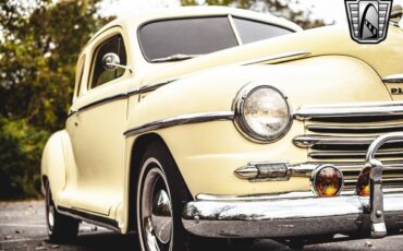 Plymouth-Deluxe-1948-Yellow-Tan-10651-11