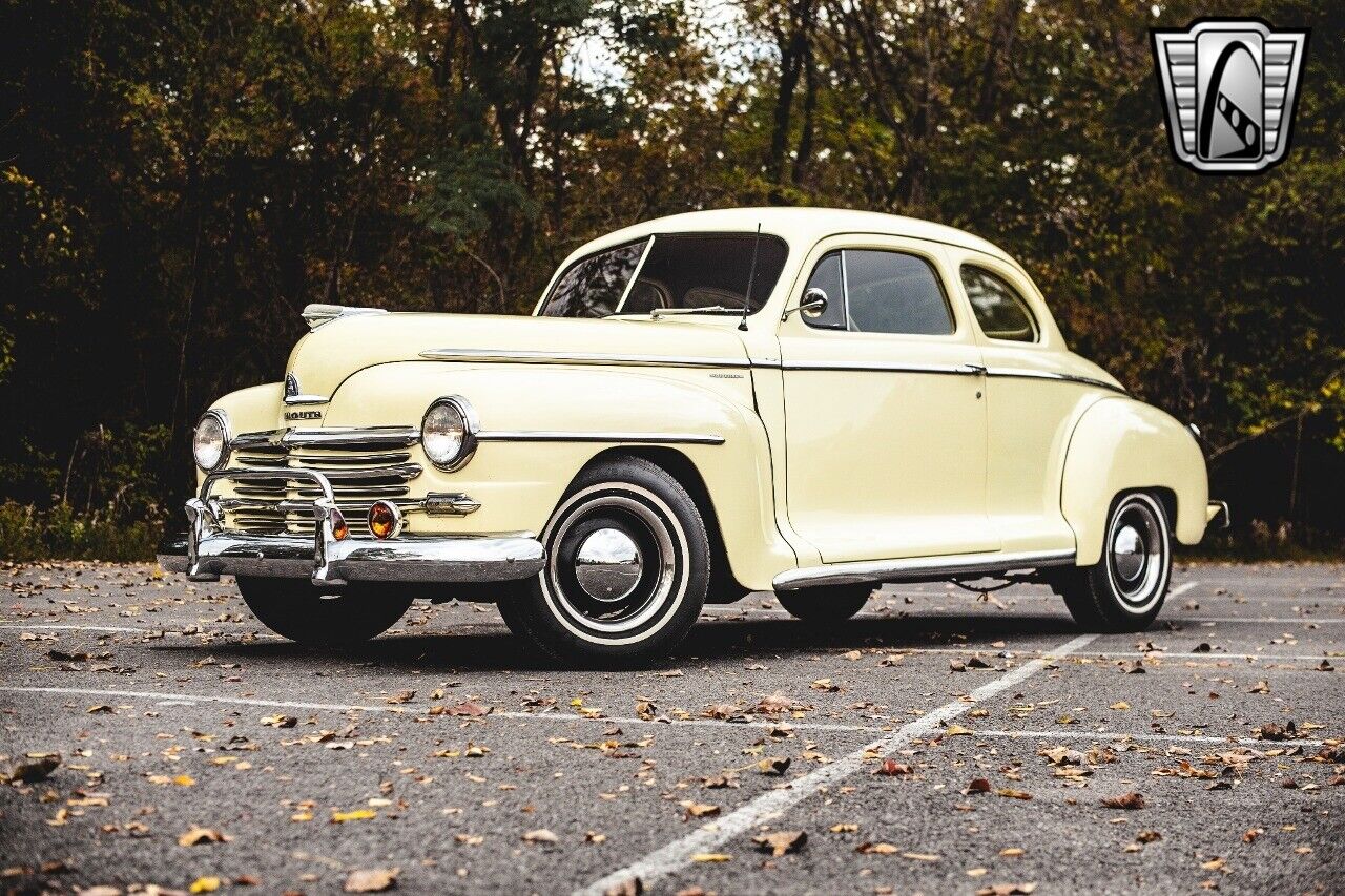 Plymouth-Deluxe-1948-Yellow-Tan-10651-2