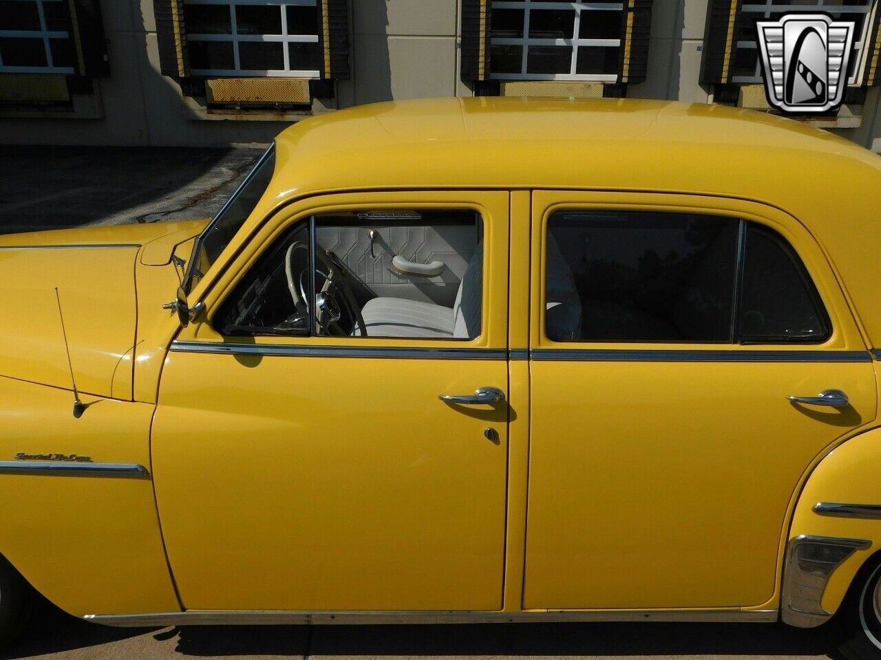 Plymouth-Deluxe-Berline-1949-Yellow-White-38732-11