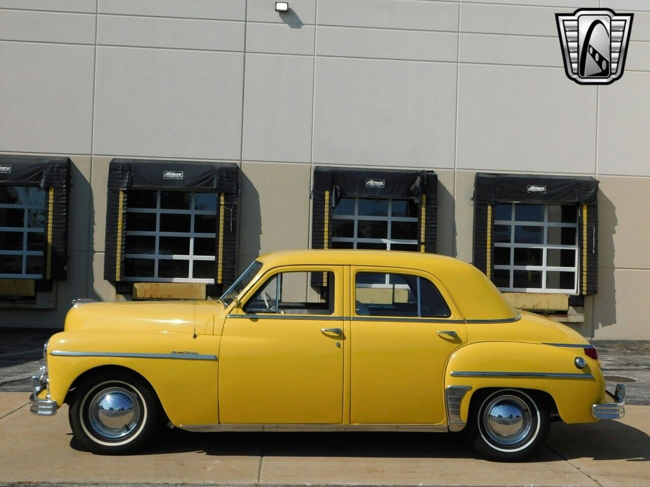 Plymouth-Deluxe-Berline-1949-Yellow-White-38732-6