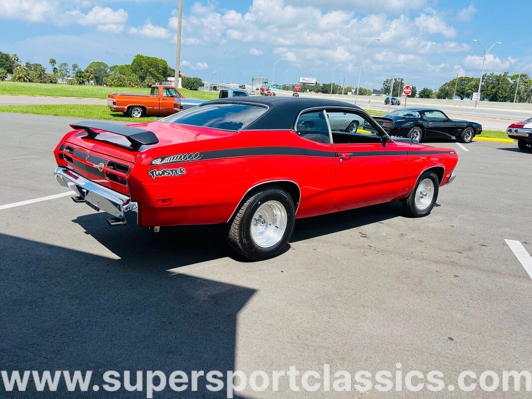 Plymouth-Duster-1971-Red-Black-0-5