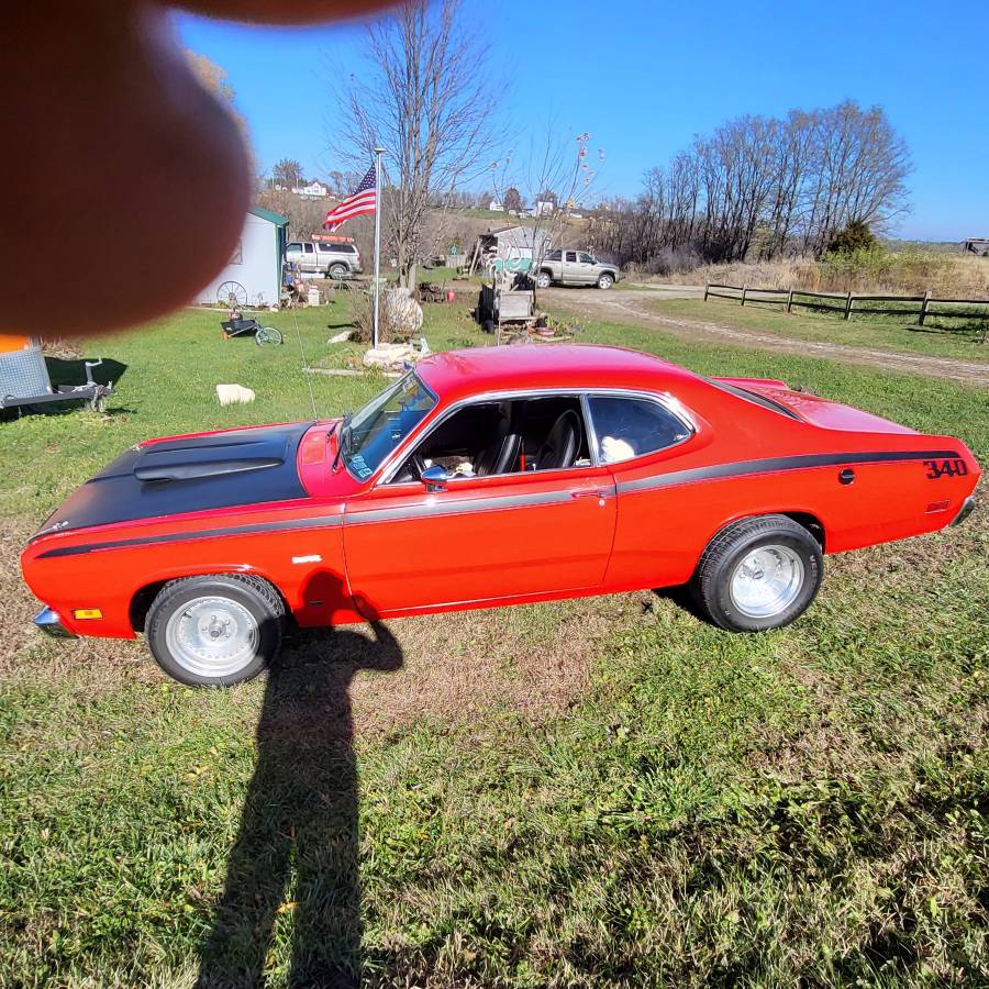 Plymouth-Duster-1971-red-2414-3