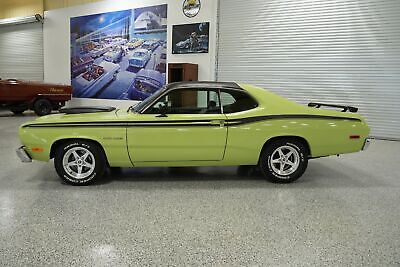 Plymouth-Duster-1973-Green-Green-72744-2