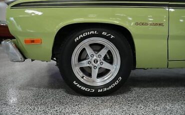 Plymouth-Duster-1973-Green-Green-72744-9