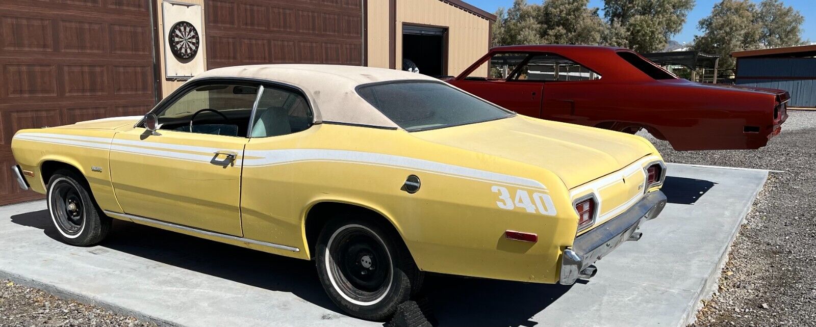 Plymouth-Duster-1973-Yellow-White-168981-1