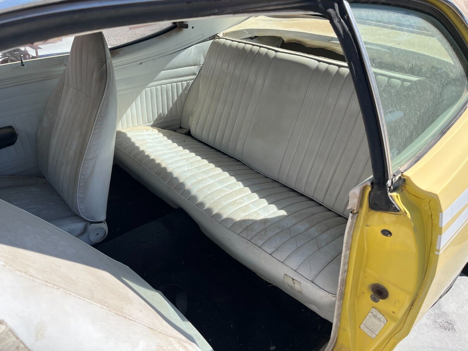 Plymouth-Duster-1973-Yellow-White-168981-7