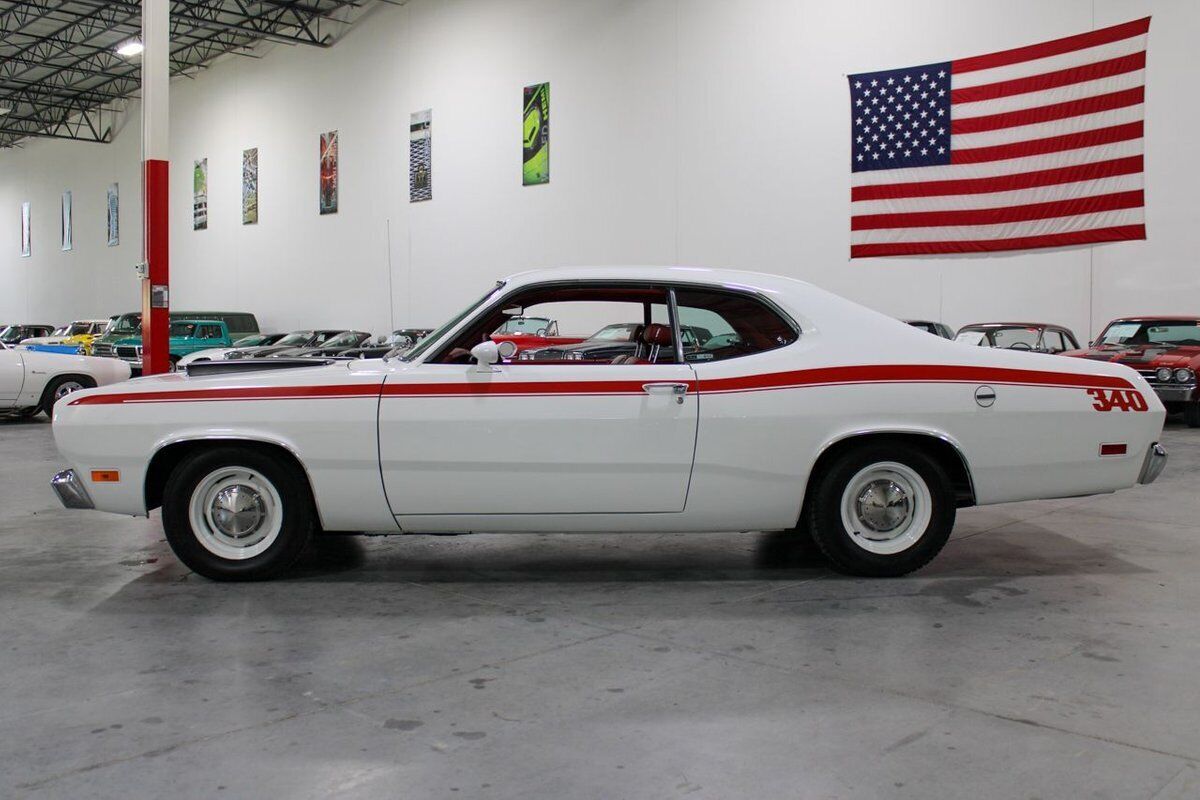 Plymouth-Duster-Coupe-1970-White-Red-88339-3