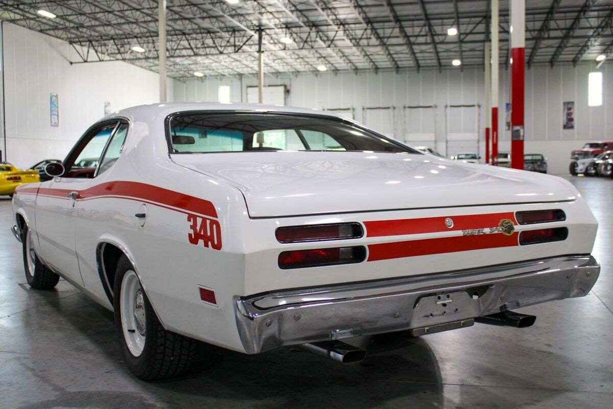 Plymouth-Duster-Coupe-1970-White-Red-88339-5