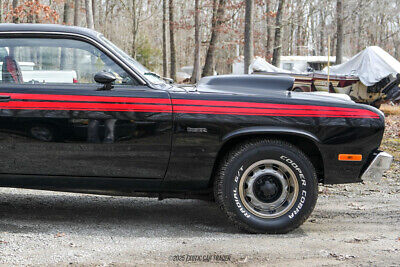 Plymouth-Duster-Coupe-1973-Red-Black-124568-10