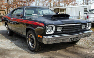 Plymouth-Duster-Coupe-1973-Red-Black-124568-11