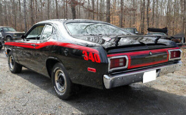 Plymouth-Duster-Coupe-1973-Red-Black-124568-5