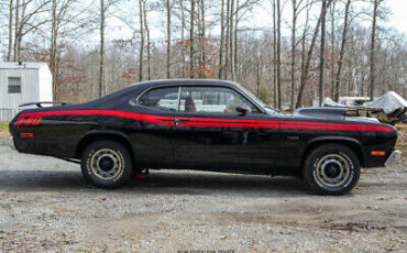 Plymouth-Duster-Coupe-1973-Red-Black-124568-8