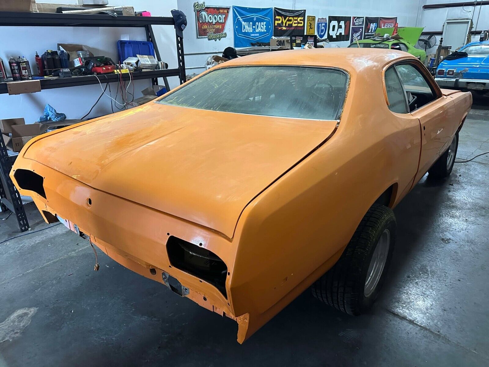 Plymouth-Duster-Coupe-1976-Orange-Black-99999-3