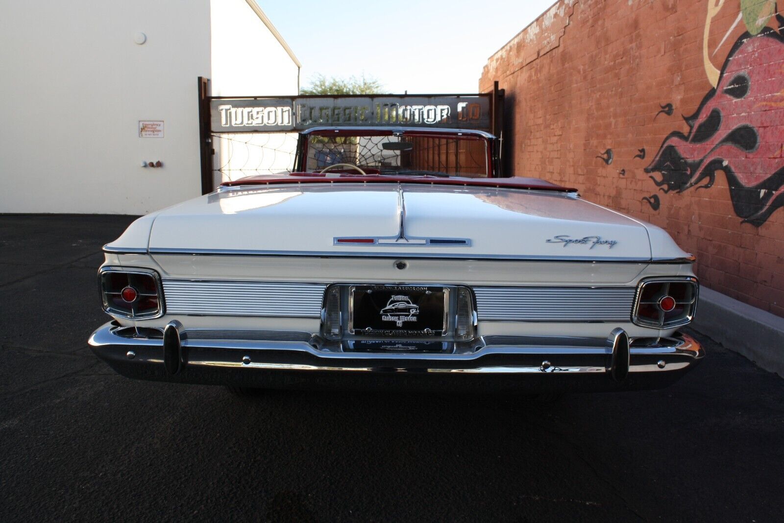 Plymouth-Fury-Cabriolet-1963-White-Red-272-15