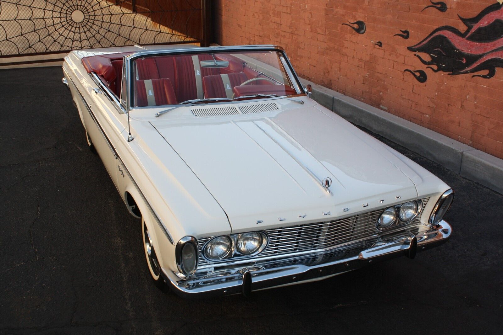 Plymouth-Fury-Cabriolet-1963-White-Red-272-2