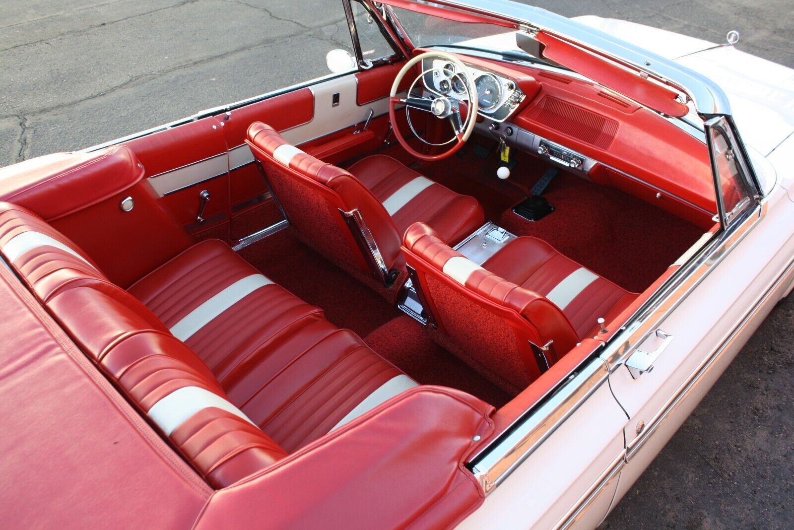 Plymouth-Fury-Cabriolet-1963-White-Red-272-29