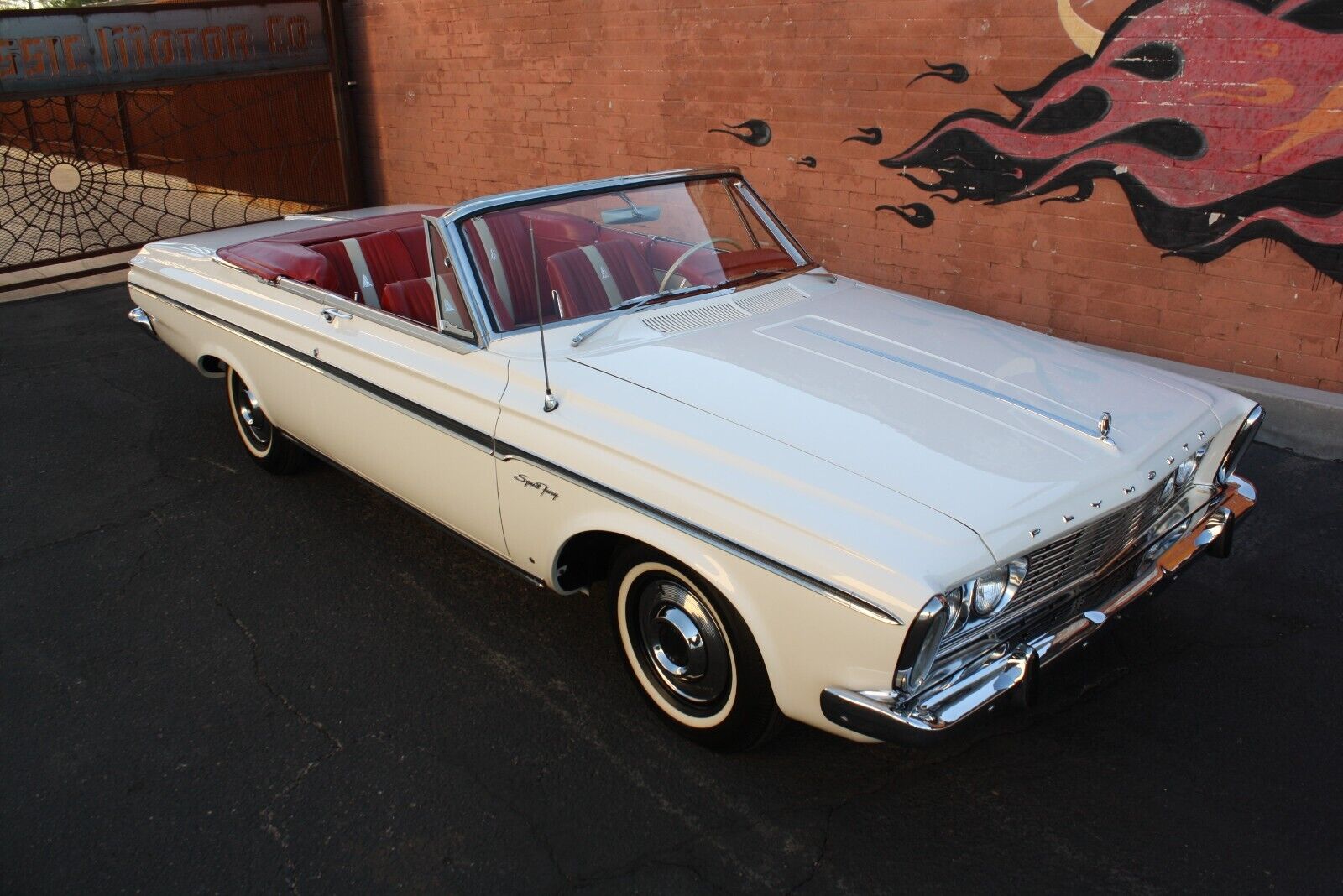 Plymouth-Fury-Cabriolet-1963-White-Red-272-3