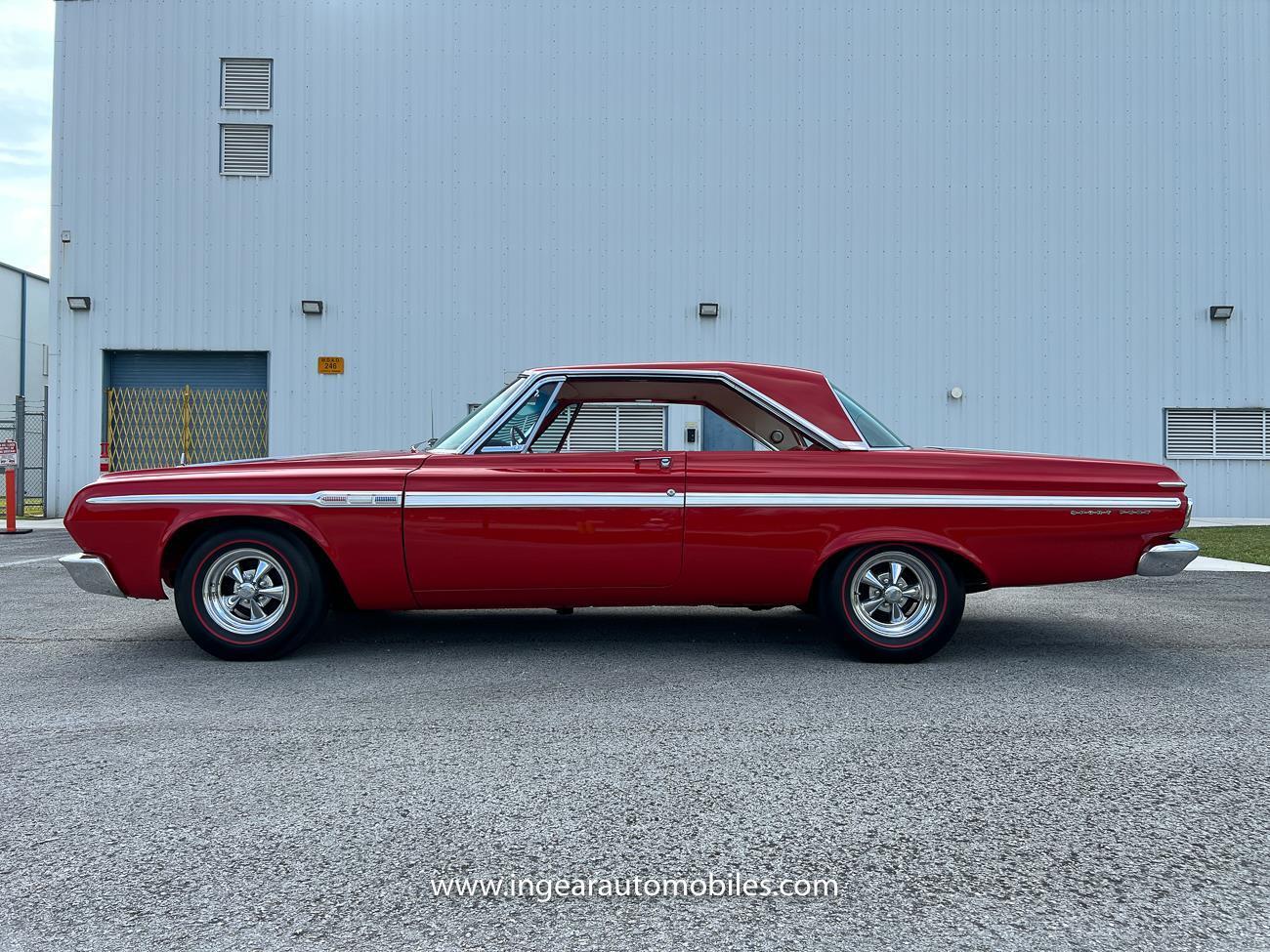 Plymouth-Fury-Coupe-1964-Red-Red-129959-9