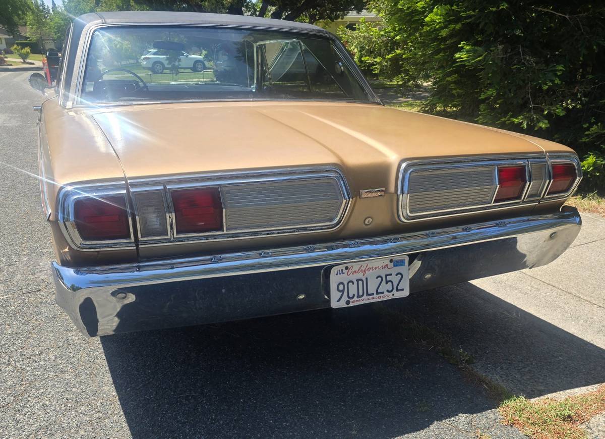 Plymouth-Fury-vip-1966-brown-83686-10