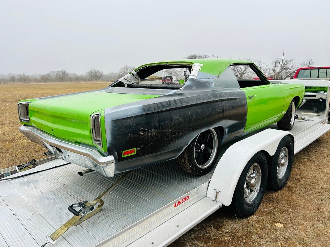 Plymouth-GTX-1969-Green-Black-161-2