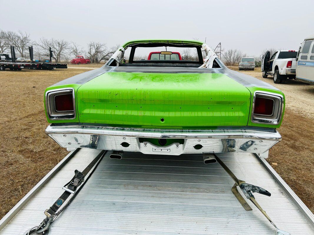 Plymouth-GTX-1969-Green-Black-161-3