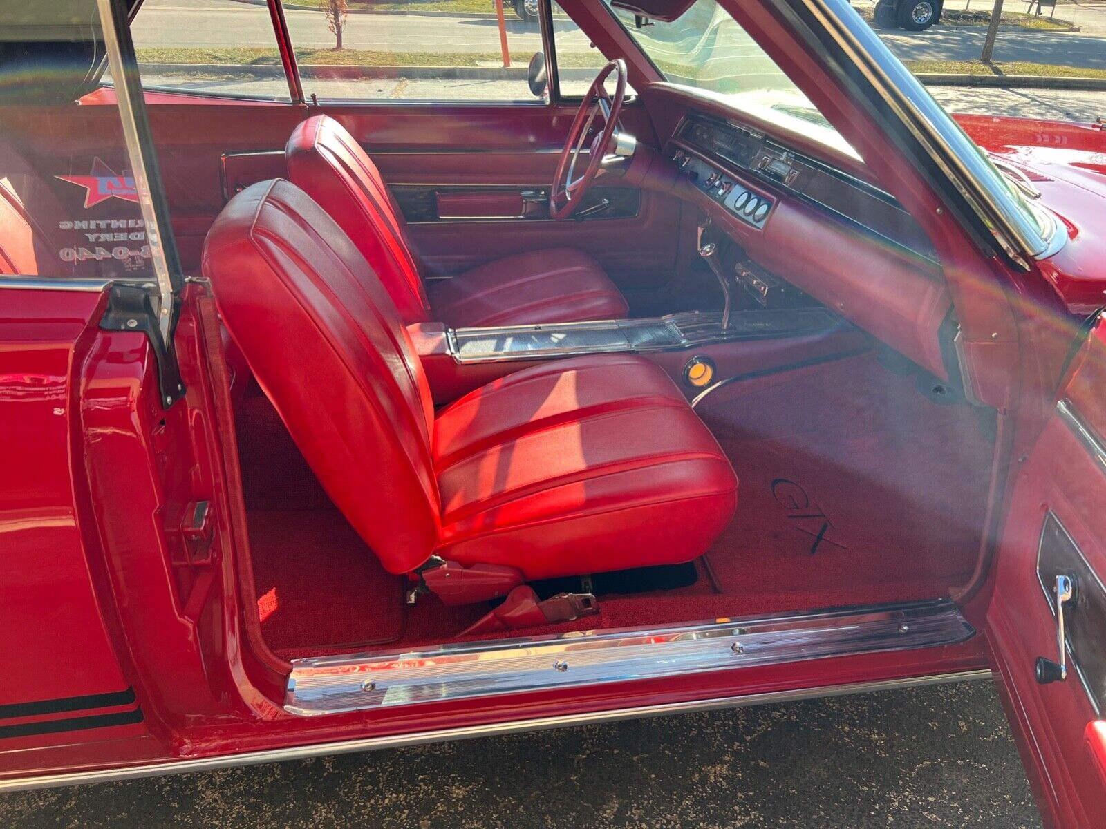 Plymouth-GTX-Cabriolet-1968-Red-Red-4828-19