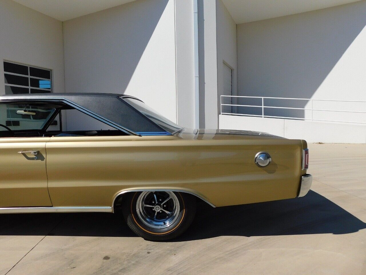 Plymouth-GTX-Coupe-1967-Brown-Black-107173-7