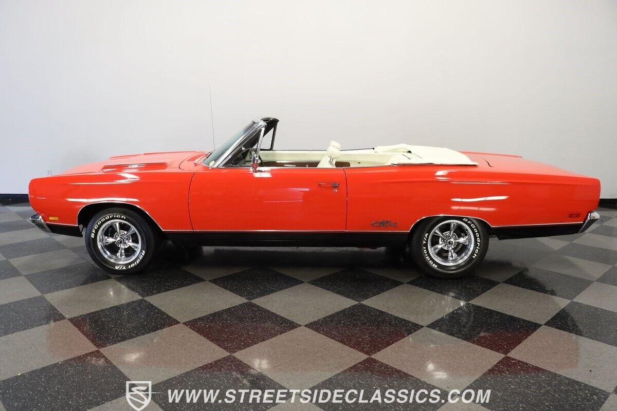 Plymouth-GTX-Coupe-1969-Red-White-512-2