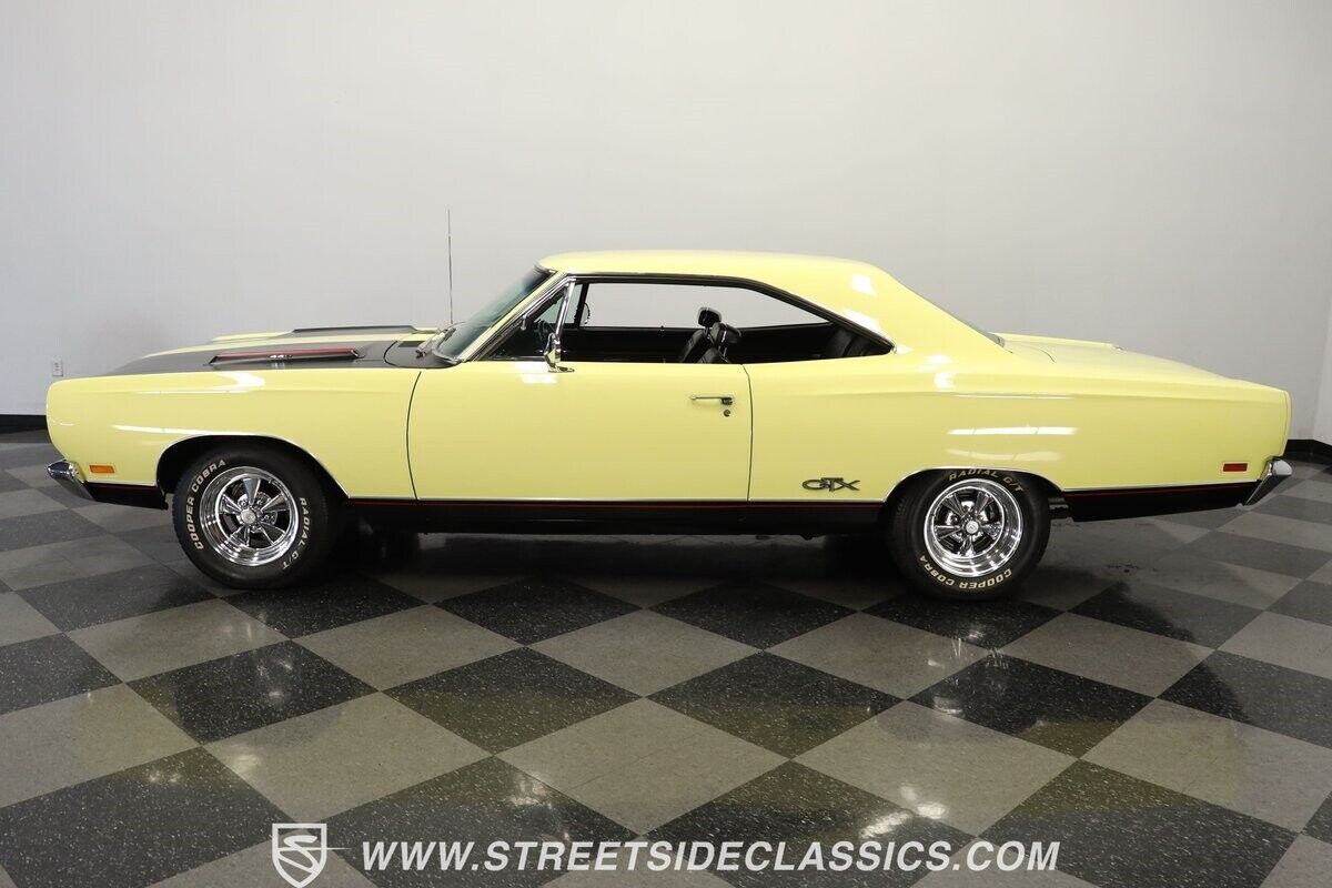 Plymouth-GTX-Coupe-1969-Yellow-Black-52057-2