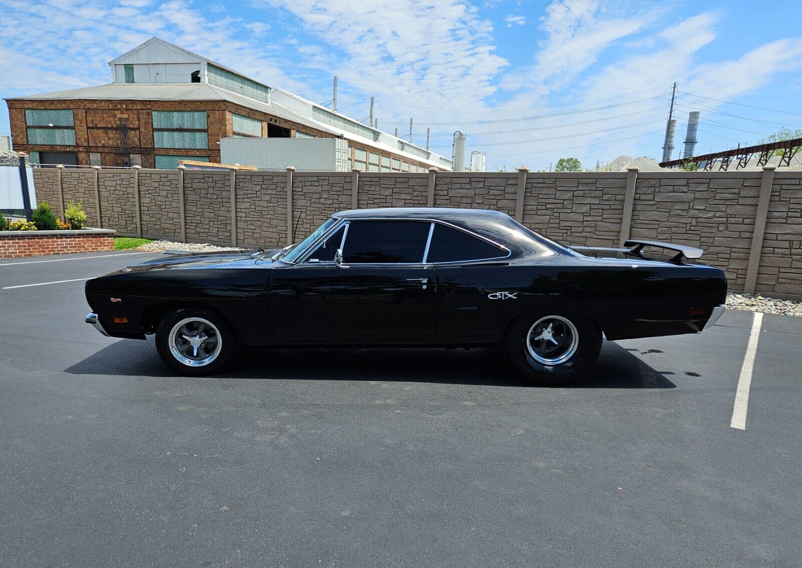 Plymouth-GTX-Coupe-1970-Black-Black-166084-2