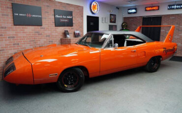 Plymouth HEMI Superbird Clone  year1}