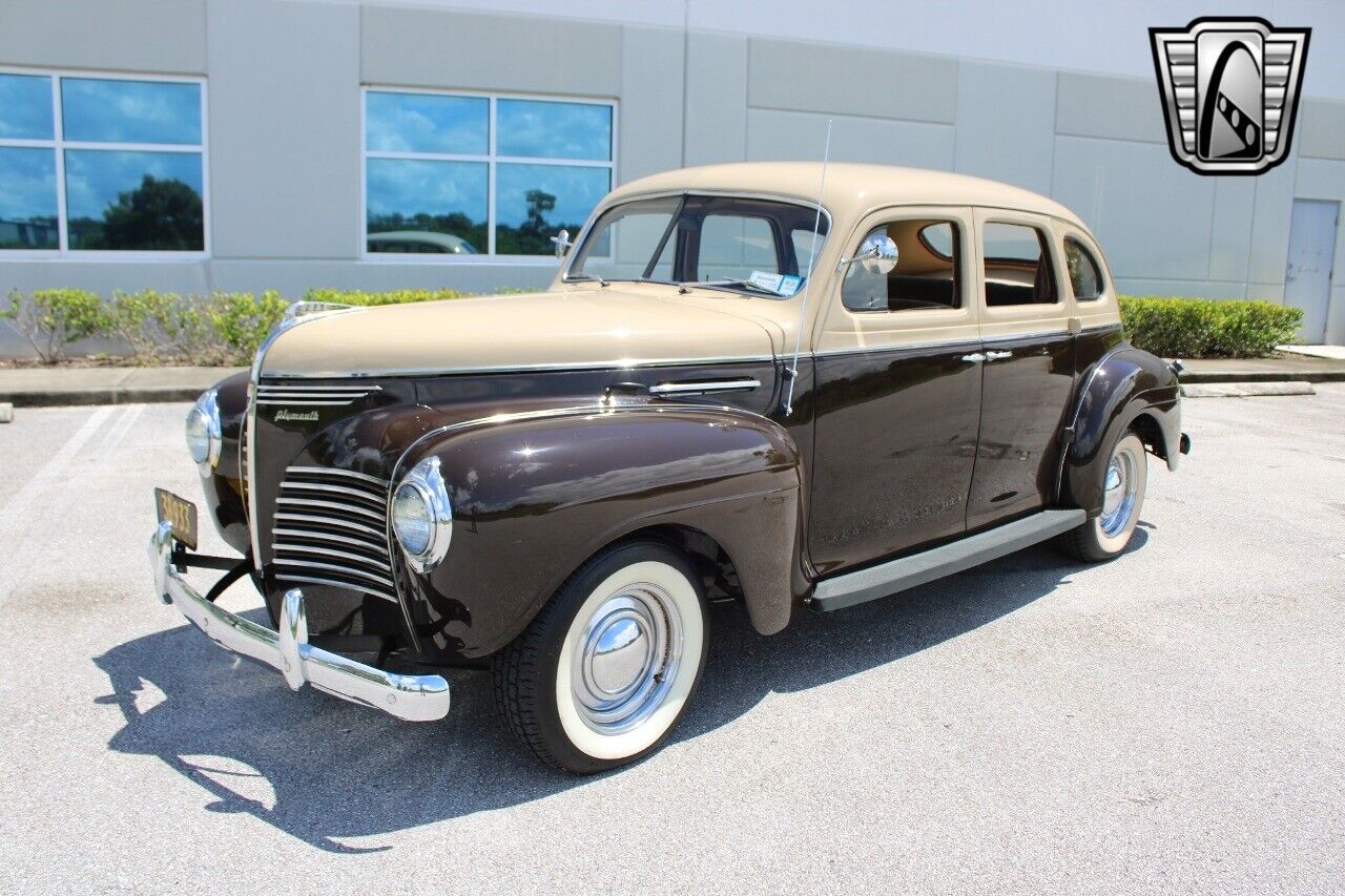 Plymouth-P10-Deluxe-Berline-1940-Brown-Brown-983-3