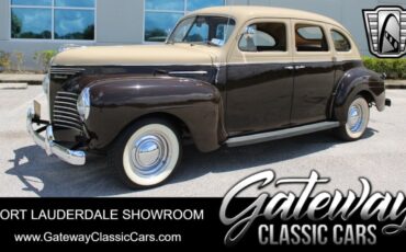 Plymouth-P10-Deluxe-Berline-1940-Brown-Brown-983