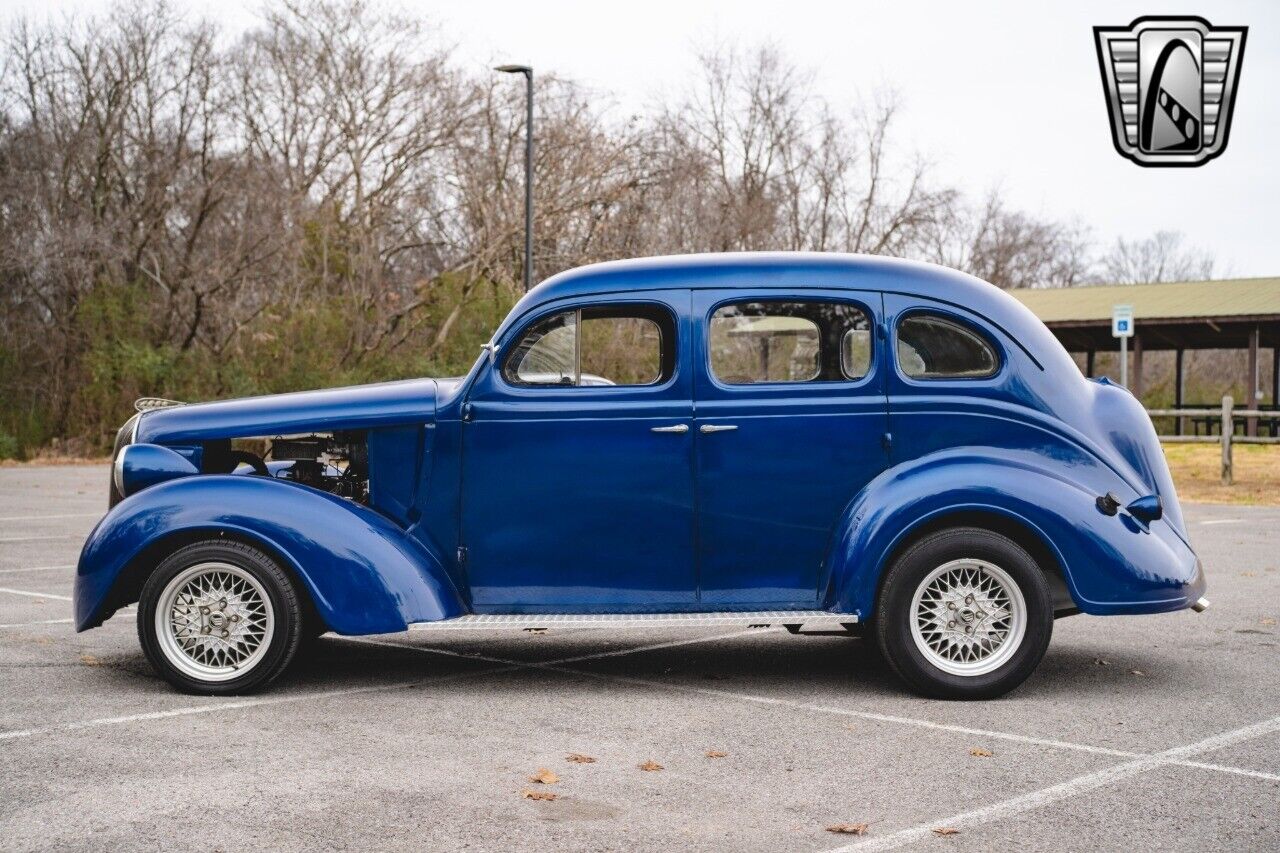 Plymouth-P6-Berline-1938-Blue-Brown-28489-3