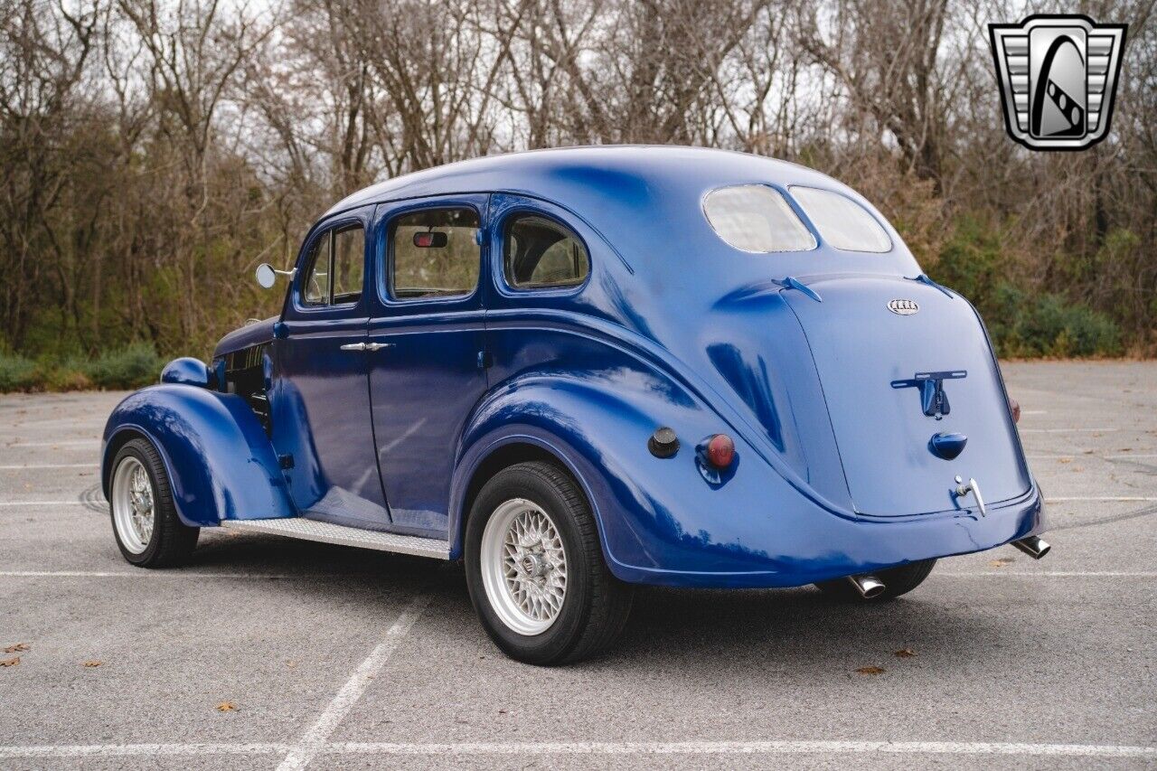 Plymouth-P6-Berline-1938-Blue-Brown-28489-4