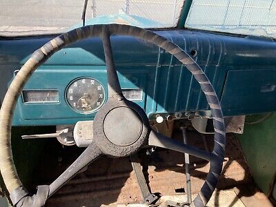 Plymouth-Pickup-1937-Green-160934-8