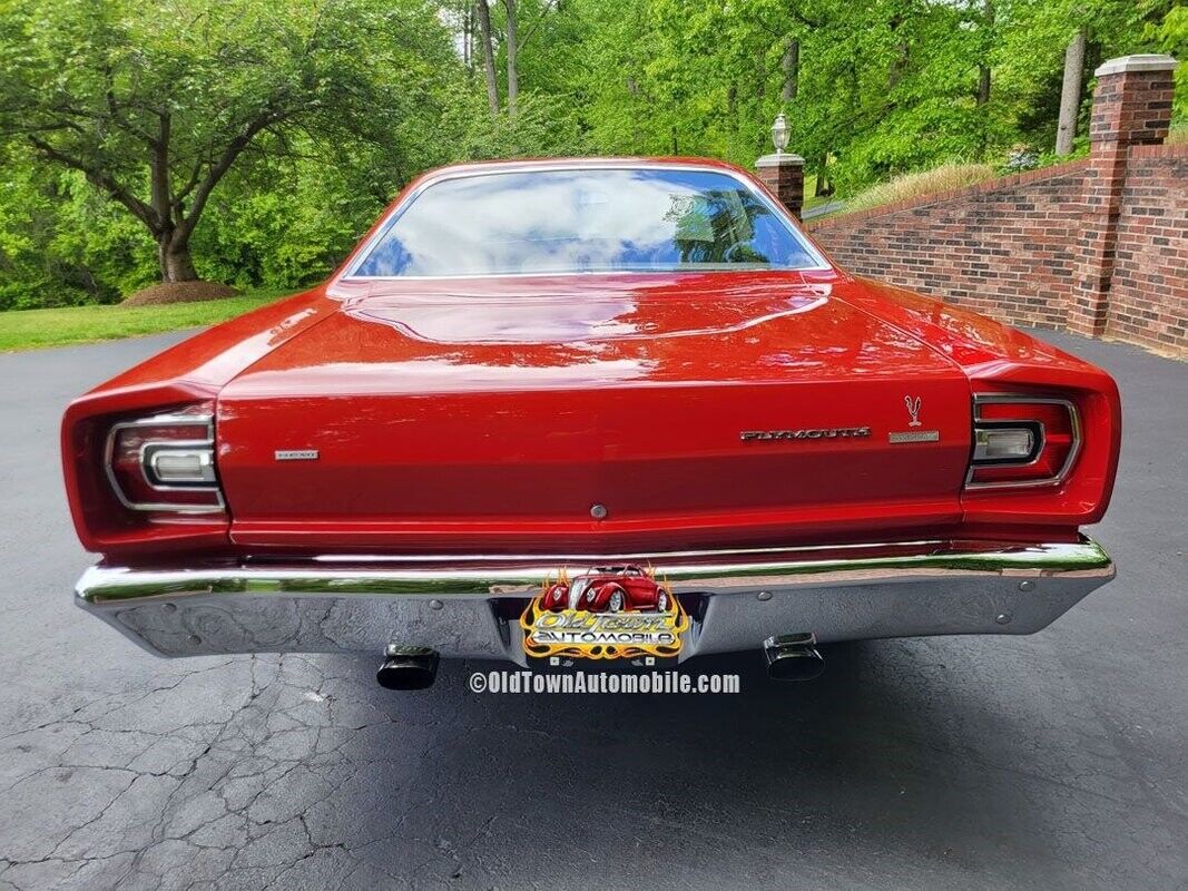 Plymouth-Road-Runner-1968-Red-Black-1152-10