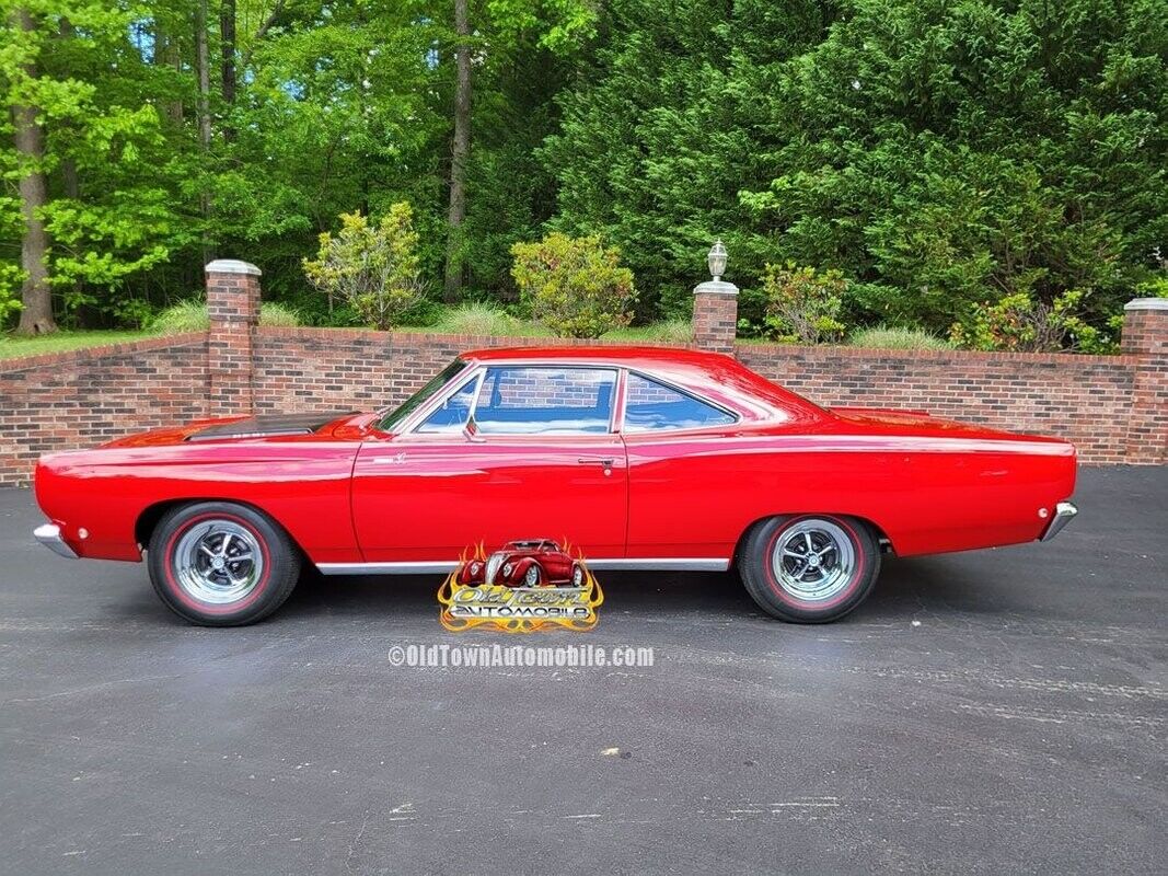 Plymouth-Road-Runner-1968-Red-Black-1152-2