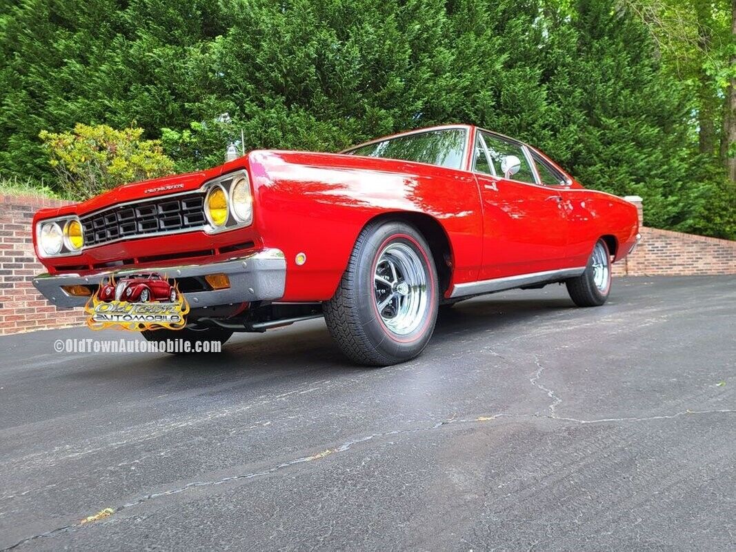 Plymouth-Road-Runner-1968-Red-Black-1152-6