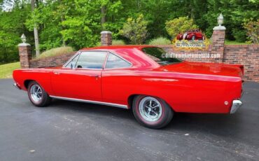 Plymouth-Road-Runner-1968-Red-Black-1152-8