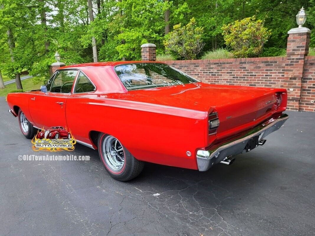 Plymouth-Road-Runner-1968-Red-Black-1152-9