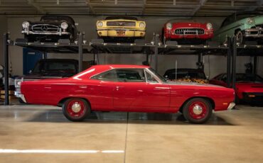 Plymouth-Road-Runner-1969-Red-75810-2