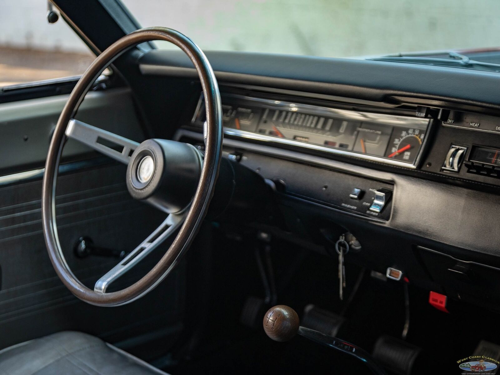 Plymouth-Road-Runner-1969-Red-75810-38