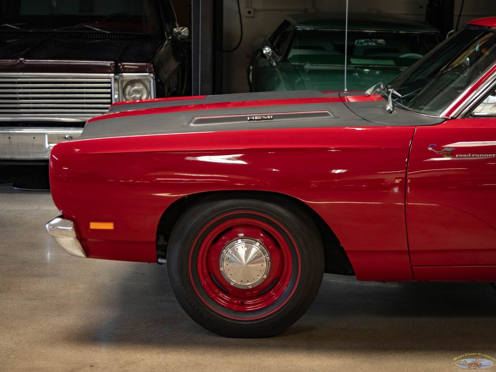 Plymouth-Road-Runner-1969-Red-75810-4