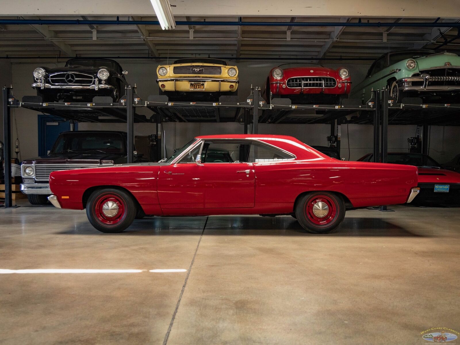 Plymouth-Road-Runner-1969-Red-75810-5