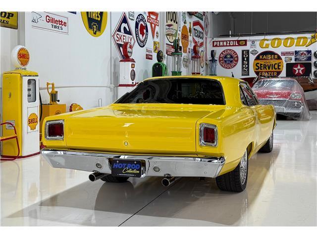 Plymouth-Road-Runner-1969-Yellow-Black-4126-27