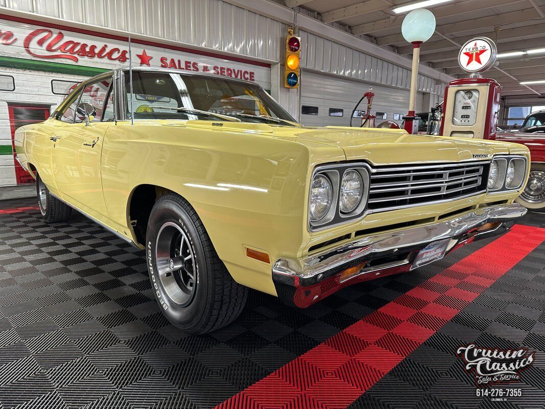 Plymouth-Road-Runner-1969-Yellow-Black-47239-2