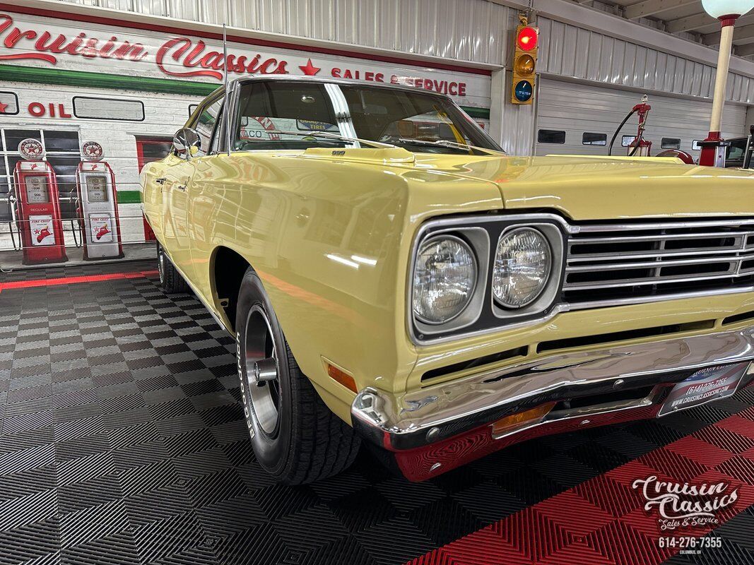 Plymouth-Road-Runner-1969-Yellow-Black-47239-3