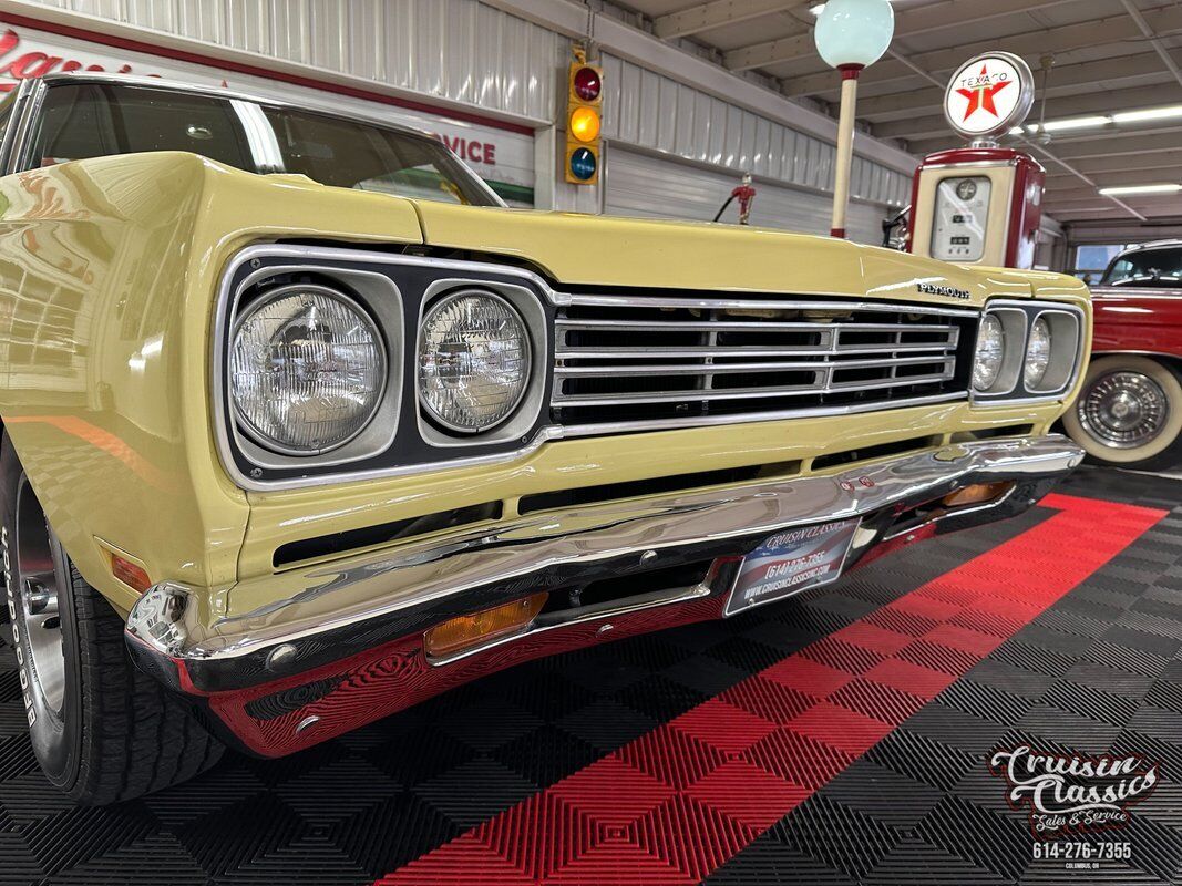 Plymouth-Road-Runner-1969-Yellow-Black-47239-4