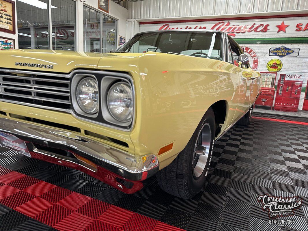 Plymouth-Road-Runner-1969-Yellow-Black-47239-9